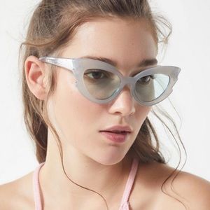 Woman’s Cat-Eye Sunglasses